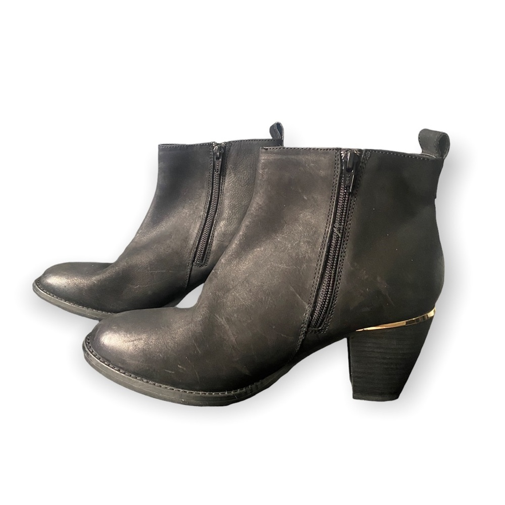 Steve Madden Wantagh Black Ankle Heel Boots NWOT